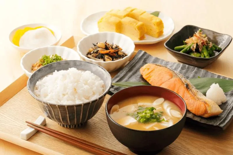 "Đập hộp menu" bữa sáng chuẩn Nhật, ăn không ngừng yêu